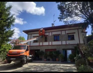 Photo de galerie - Travaux de peinture sur bois et façades.