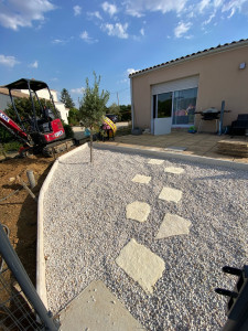 Photo de galerie - Création d’un parterre avec pose de pas japonais 