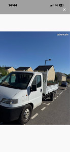 Photo de galerie - ? Camion benne disponible à la location, avec ou sans chauffeur.  ✅ Sans chauffeur : 125 € la journée, kilométrage illimité (de 7h30 à 19h00)  ✅ Avec chauffeur : 250 € la journée