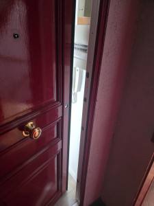 Photo de galerie - Ouverture de porte claquée 