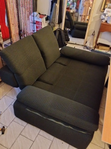 Photo de galerie - Réfection totale, manque les pieds a mettre et les accoudoirs chez le client.
