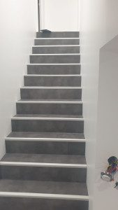 Photo de galerie - Escalier en parquet pvc