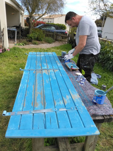 Photo de galerie - Ponçage et remise en peinture ? de volets etc....