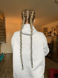 Photo de galerie - Tresses collées avec extension pour ma cliente du jour . 