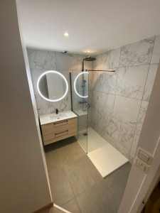 Photo de galerie - Salle de bain bac à douche 