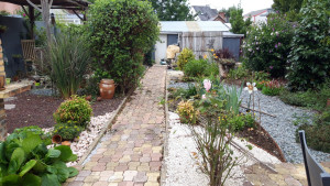 Photo de galerie - Tailles raisonnées, tailles de haies, désherbages, plantations, évacuation des déchets...