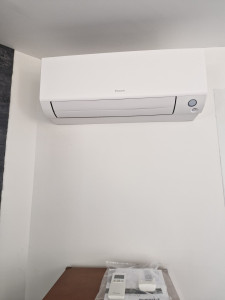Photo de galerie - Installation Clim murale marque Daikin 
