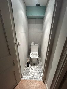 Photo de galerie - En cours de rénovation après la pose du carrelage et de la faïence 