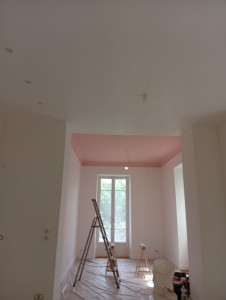 Photo de galerie - Plafond rose poupée 
