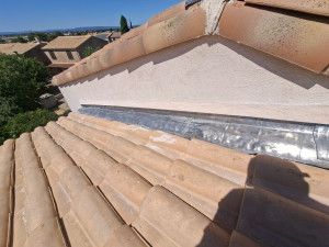 Photo de galerie - Réalisation solin plomb avec baguette et enduit de finition