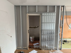 Photo de galerie - Pose d’une porte à galandage 