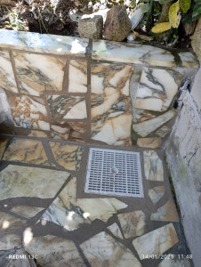 Photo de galerie - Raccordement et installation d'un regard pour les eaux pluviales.