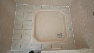Photo de galerie - Suite remise en état des joints et bac à douche 