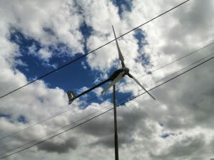 Photo de galerie - Installation d'éoliennes et de panneaux photovoltaïque. 