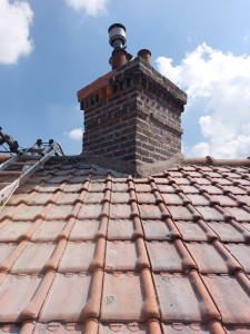 Photo de galerie - Réparation et refection des joints de briques de la cheminée 
