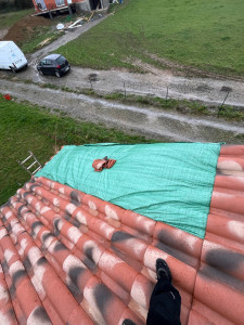 Photo de galerie - Pose de bâche urgent 24/24. 7/7