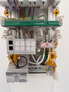 Photo de galerie - Branchement d'un tableau de communication 