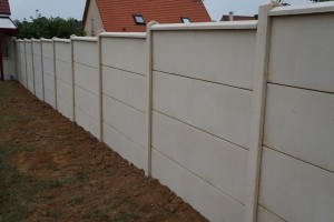 Photo de galerie - Clôture poteau plaque ton Pierre 