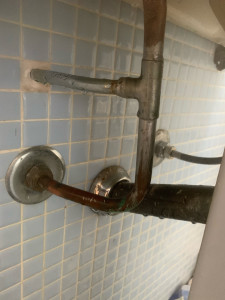 Photo de galerie - Réparation, fuite d’eau dans une salle de bain