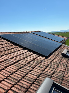 Photo de galerie - Pose de panneaux photovoltaïques 