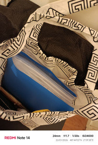 Photo de galerie - Je vends des sacs fait avec du pagne tissu africain que j'ai moi même cousu à 10€.

Intéressez d'acheter ou que je vous le coude n'hésitez pas à m'écrire.

Merci.