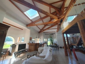 Photo de galerie - Fin du plafond cathédrale 5,6m au plus haut