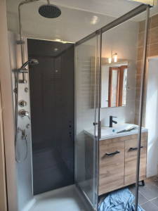 Photo de galerie - Installation cabine de douche et meuble vasque 