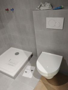 Photo de galerie - Rénovation complète d'une salle de bain en cours de réalisation.
