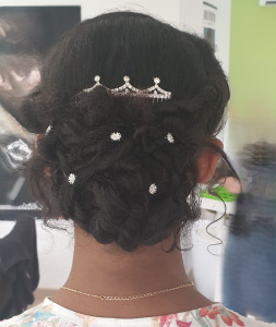 Photo de galerie - Chignon cheveux métissés 