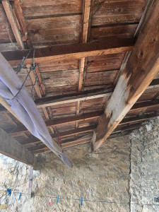 Photo de galerie - On arrache tout et fabrication et pose d’une nouvelle charpente