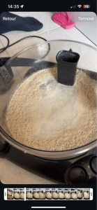 Photo de galerie - Nettoyage en profondeur de matelas avec le système Hyla : élimination de la poussière, des acariens et purification de l’air pour un sommeil plus sain.