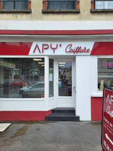 Photo de galerie - Nettoyage de vitres et enseignes. 