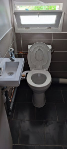 Photo de galerie - Remplacement de WC avec pose d'un lave mains créations alimentation eau froide et vidange pvc .
