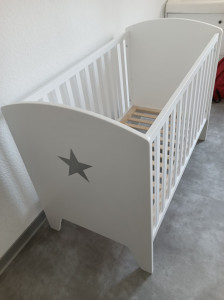 Photo de galerie - Montage lit bébé 
