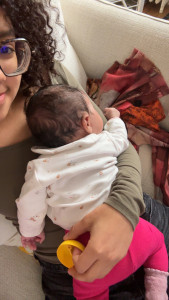 Photo de galerie - Je suis apte à m'occuper de nouveaux nés comme je m'occupe de ma petite soeur.