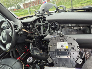 Photo de galerie - Changement de la radio (Mini cooper)