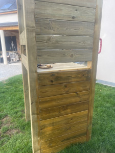 Photo de galerie - Lasure d’aire de jeux 