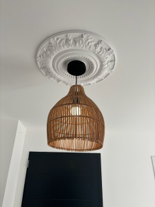 Photo de galerie - Collage de cette jolie décor et branchement de la lumière 