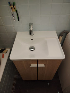 Photo de galerie - Changement meuble vasque studio en location (propriétaires vivant dans une autre région)