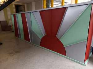 Photo de galerie - Mange debout/comptoir en PLX (acier zingué) . Agrafage en joint debout type bardage 