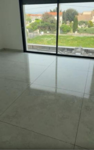Photo de galerie - Pose grand carreaux 