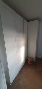 Photo de galerie - Assemblage de meubles avec angle