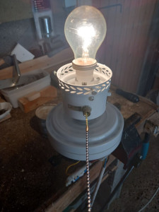 Photo de galerie - Tirette réparée.  Le moteur tourne et on ne voit plus les trous des palmes.  