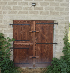 Photo de galerie - Réalisation de portes de box pour chevaux.