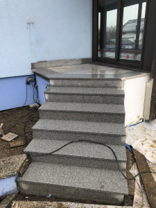 Photo de galerie - Marche granit