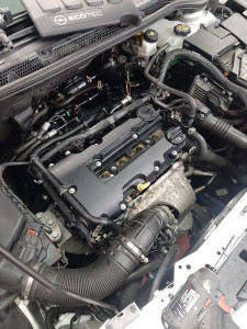 Photo de galerie - Remplacement couvre culasse opel astra 
plus boitier thermostat 