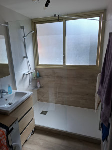 Photo de galerie - Salle de bain refaite à neuf .