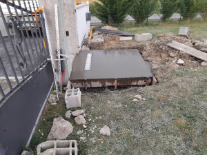 Photo de galerie - Réalisation d un  seuil de portail  avec caniveau  