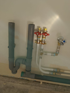 Photo de galerie - Alimentation en eau et évacuation évier et lave-vaisselle 