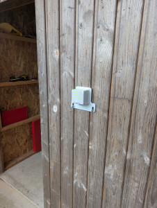 Photo de galerie - Prise de recharge pour véhicule hybride ou électrique renforcée, Green'up de chez Legrand